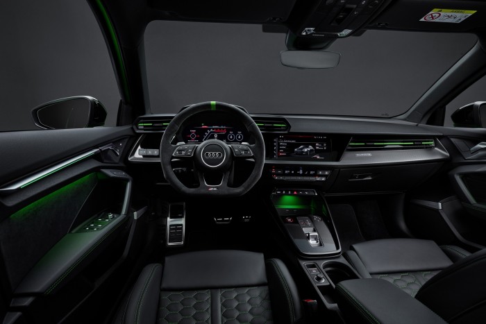 Öthengeres motor és drift mód. Itt az új Audi RS 3! 4