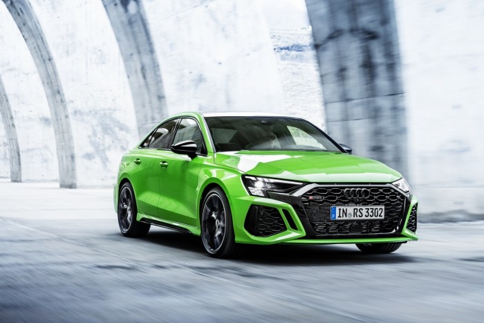 Öthengeres motor és drift mód. Itt az új Audi RS 3! 1