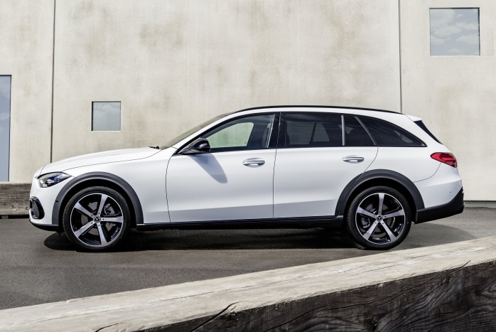 Terepkombival bővít a Mercedes C-osztály 2