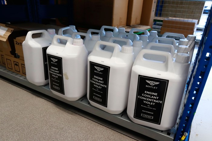 Tudod, mennyi egy Bentley éves szervize? Eláruljuk 8