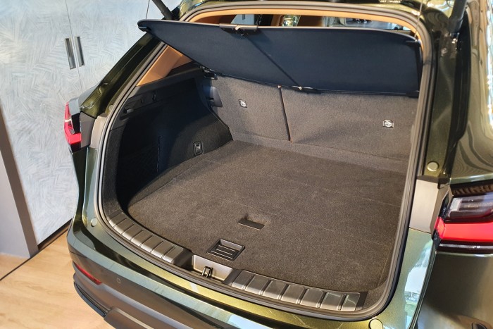 Ez lehet a Merci és BMW suv-k legnagyobb ellenfele 6