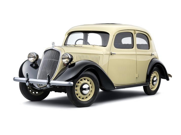 1935 Skoda Rapid, bézs szedán, animált kép, fehér háttérrel, elölnézet, oldalnézet, balról, alulról nézve