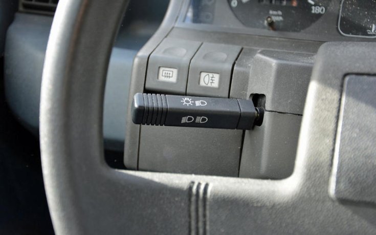 Japán: két külön kapcsoló kötelező