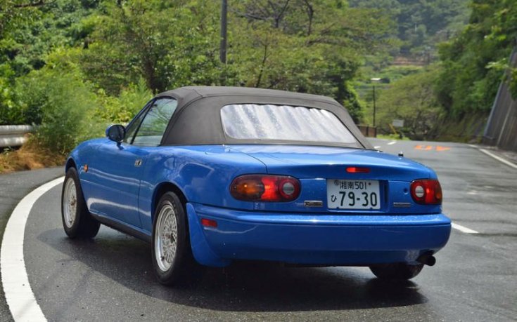 Japán: vigyázz a gyalogosokra esős időben