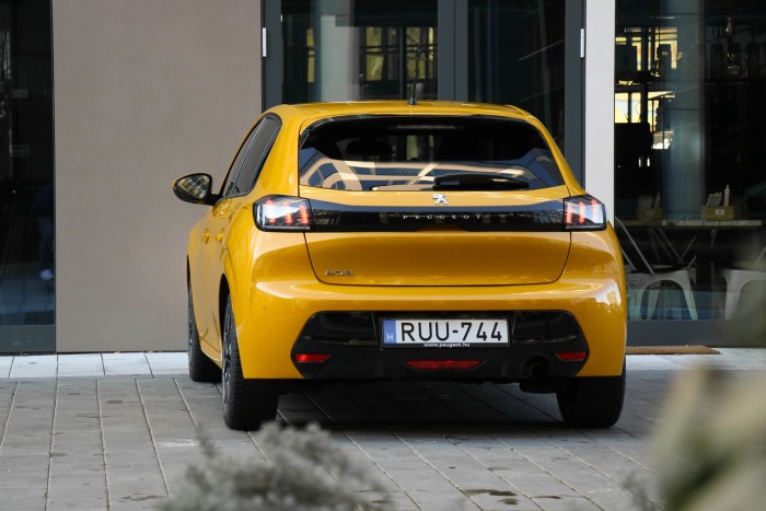Teszt: Peugeot 208, sárgában – A hét műtárgya 9