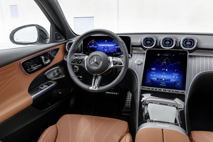 Terepkombival bővít a Mercedes C-osztály 4