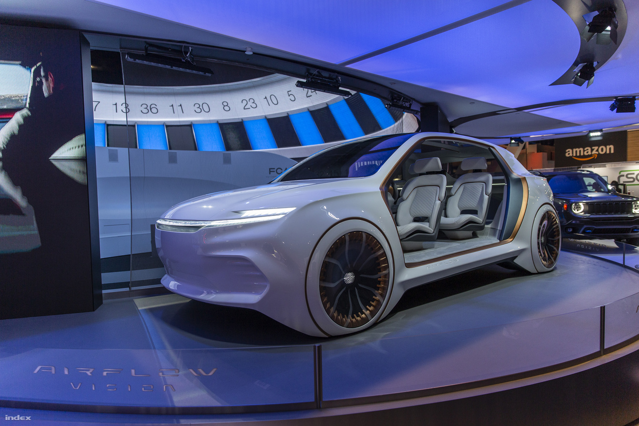 A Fiat Chrysler Automobiles (FCA) a harmincas években gyártott art decós Chrysler Airflowt idézte meg a CES-en, az Airflow Vision koncepcióautóval, amiről nem tudni sokat, csak annyit sejteni, hogy potenciálisan egy luxuskategóriás autonóm elektromos autó válhat belőle, ha kibújik a koncepcióbőrből.
