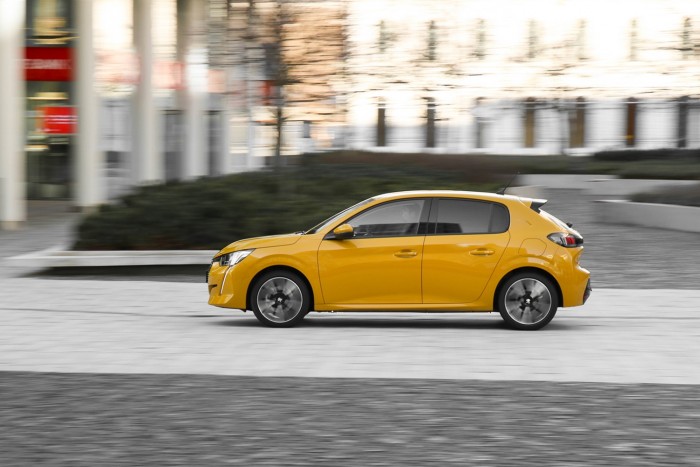 Teszt: Peugeot 208, sárgában – A hét műtárgya 11 Teszt: Peugeot 208, sárgában – A hét műtárgya 11